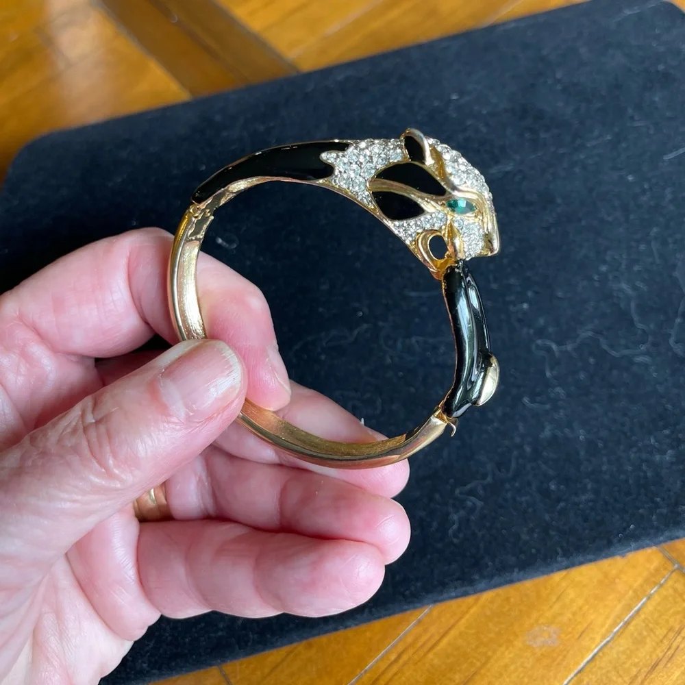 Vintage Jaguar enameled and rhinestone bangle bracelet. Perfect condition - Picture 4 of 5